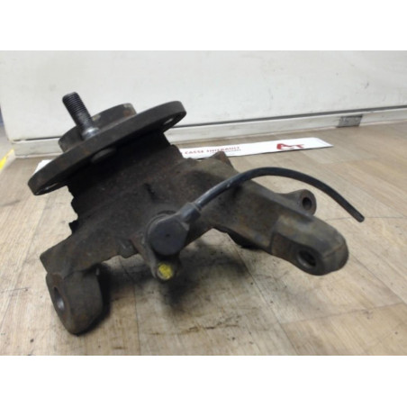 Fusee avant gauche NISSAN  d’occasion