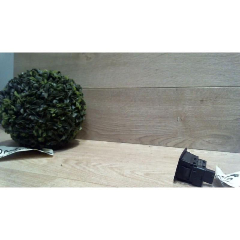 Interrupteur de leve vitre arriere droit BMW SERIE 1 E87 PHASE 2 d’occasion