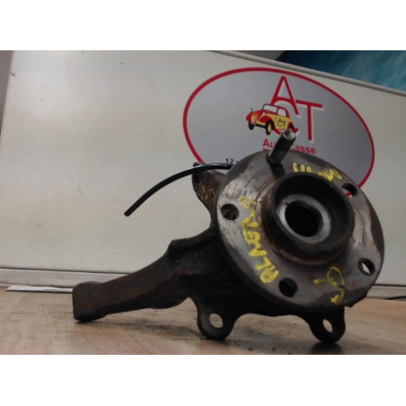 Fusee avant gauche NISSAN  d’occasion