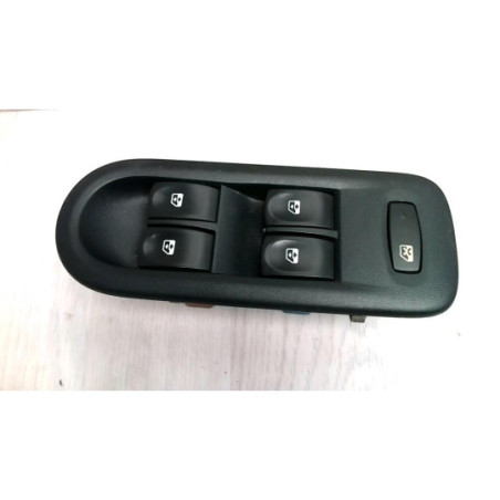 Interrupteur de leve vitre avant gauche RENAULT CLIO 3 PHASE 1 d’occasion