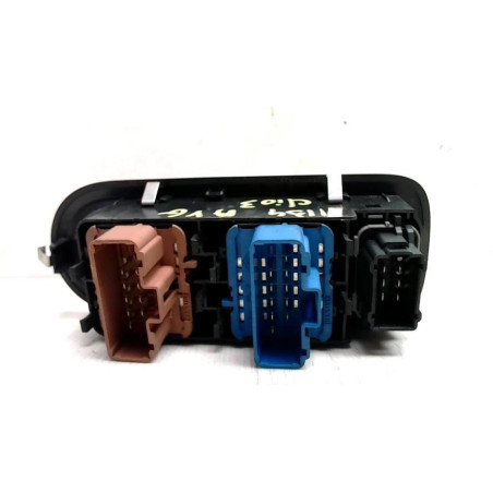 Interrupteur de leve vitre avant gauche RENAULT CLIO 3 PHASE 1 d’occasion