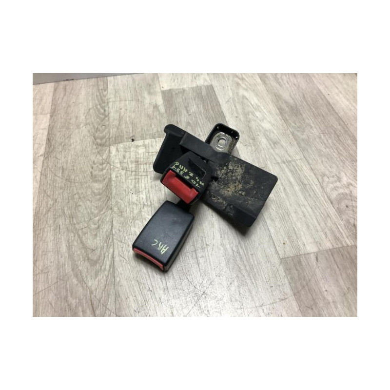 Attache ceinture arriere gauche AUDI A4 2 PHASE 2 d’occasion