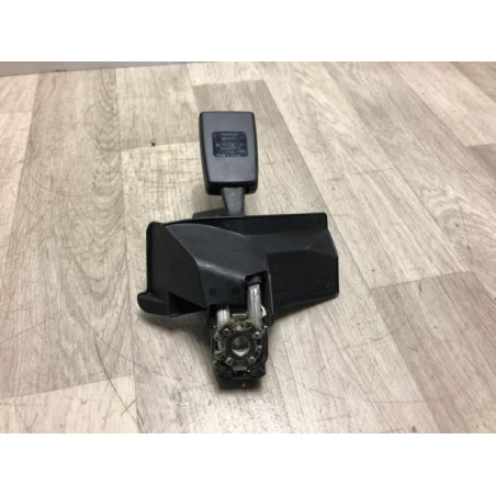 Attache ceinture arriere gauche AUDI A4 2 PHASE 2 d’occasion