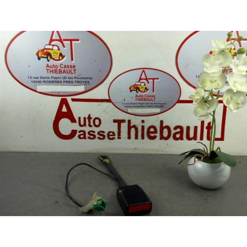 Attache ceinture avant droit CITROEN C6 d’occasion