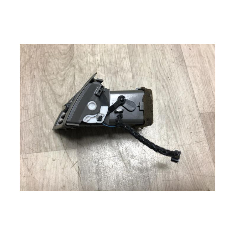 Aerateur tableau de bord avant gauche AUDI A4 2 PHASE 2 d’occasion