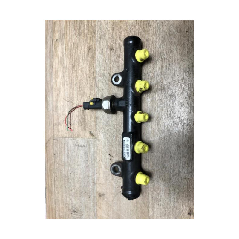 Rampe injection PEUGEOT 407 PHASE 1 d’occasion