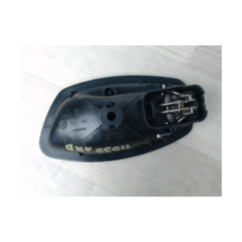 Poignee interieur arriere droit RENAULT MEGANE 3 PHASE 1 BREAK d’occasion