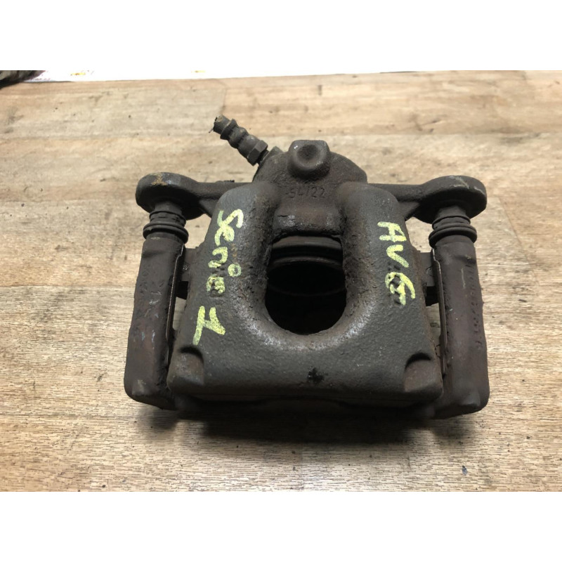 Etrier avant gauche (freinage) BMW SERIE 1 E81 d’occasion