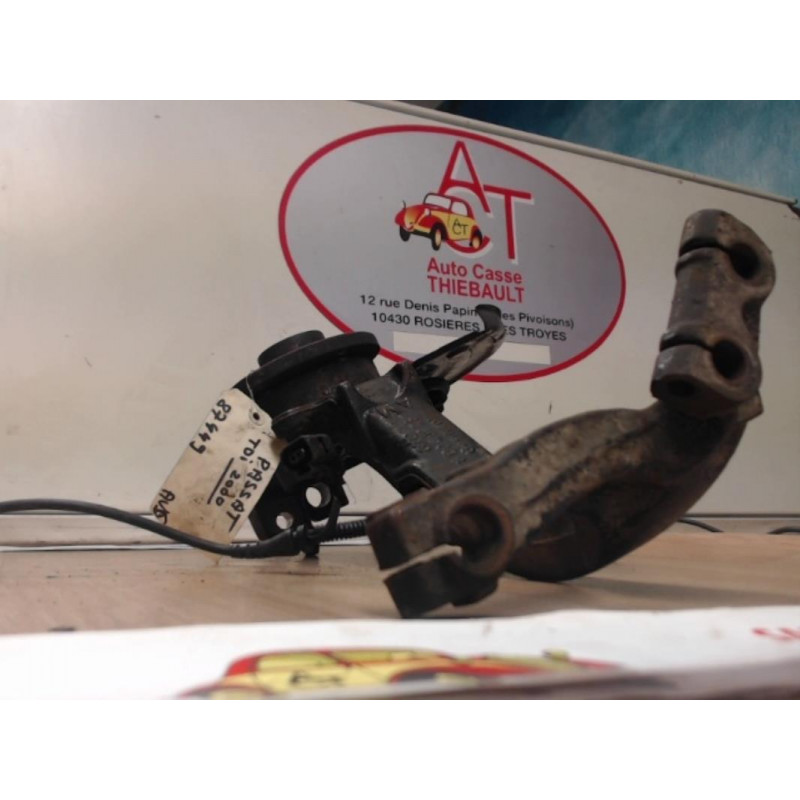 Fusee avant gauche VOLKSWAGEN PASSAT V (3B2) d’occasion