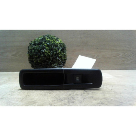 Interrupteur de leve vitre arriere droit RENAULT MEGANE 3 PHASE 1 d’occasion