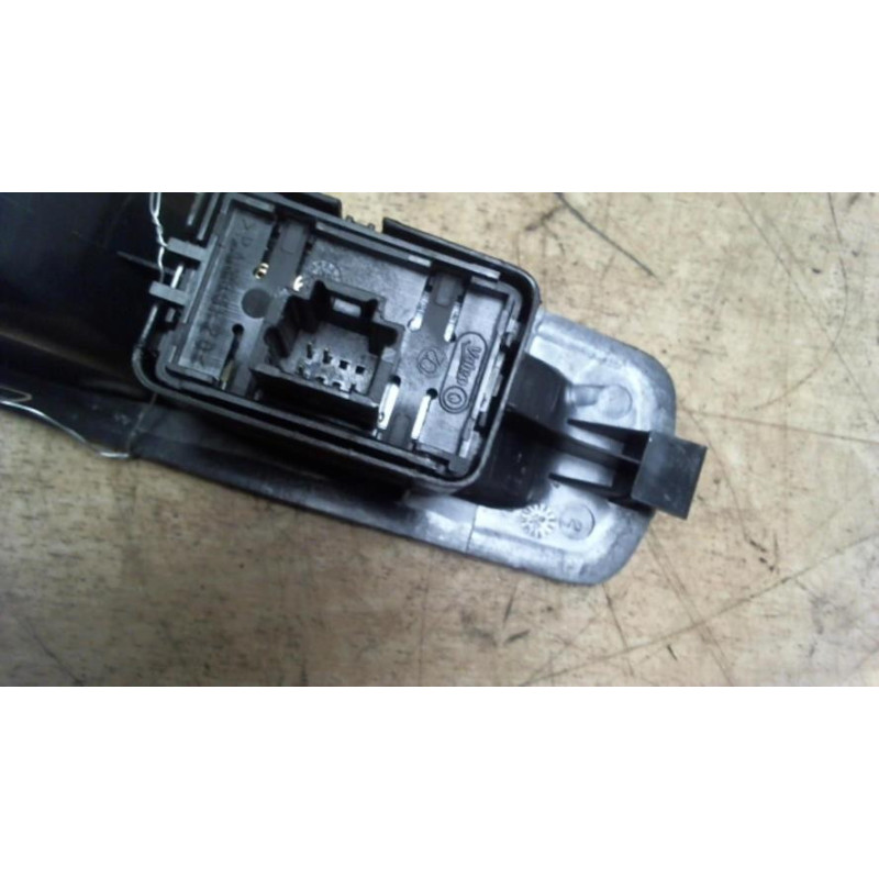 Interrupteur de leve vitre arriere droit RENAULT MEGANE 3 PHASE 1 d’occasion