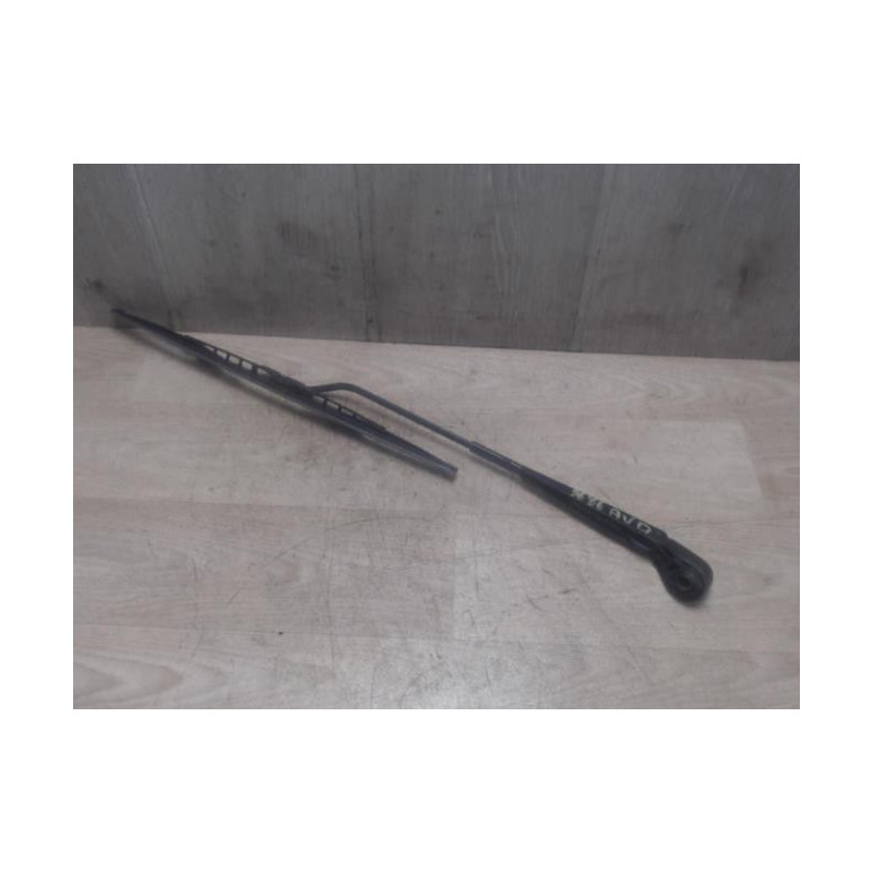 Bras essuie glace avant droit RENAULT MEGANE 1 PHASE 2 d’occasion