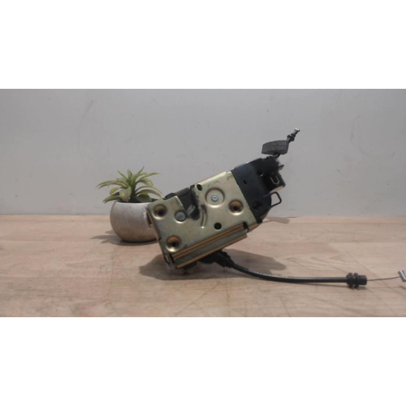 Serrure avant droit CITROEN C2 PHASE 1 d’occasion