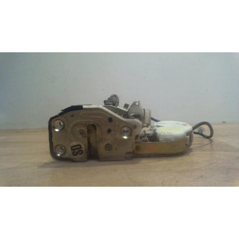 Serrure avant droit HONDA CIVIC 6 PHASE 1 d’occasion