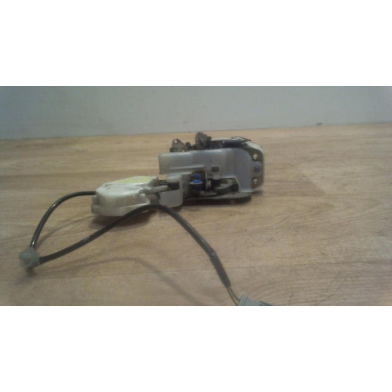 Serrure avant droit HONDA CIVIC 6 PHASE 1 d’occasion
