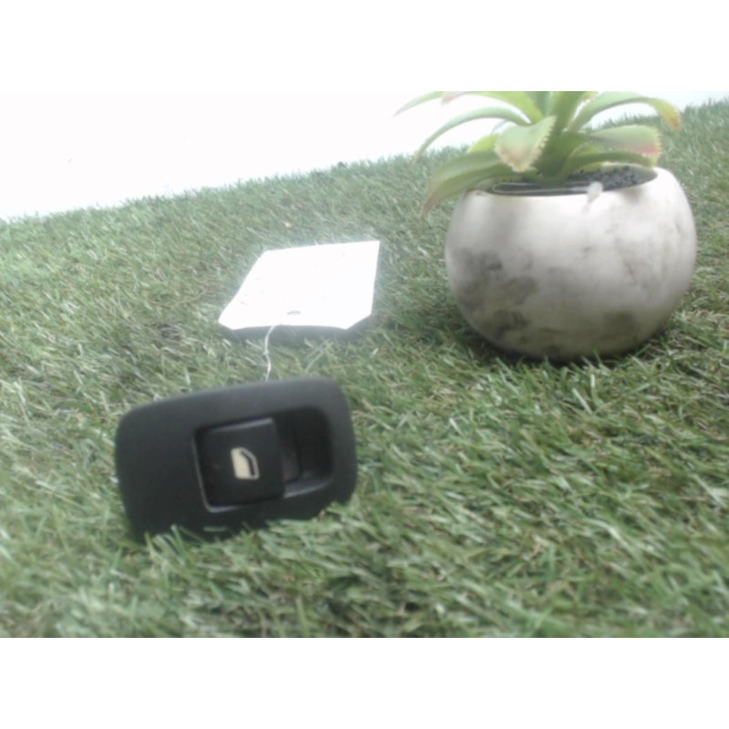 Interrupteur de leve vitre arriere droit CITROEN C4 PICASSO 1 d’occasion