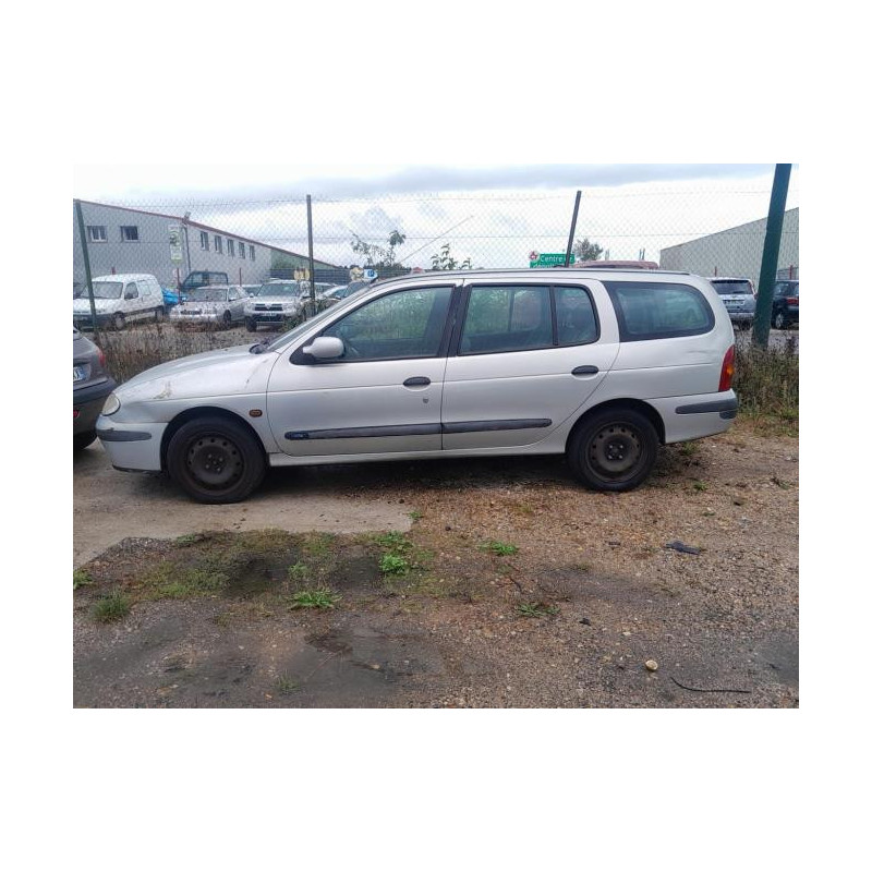 Capot RENAULT MEGANE 1 BREAK d’occasion