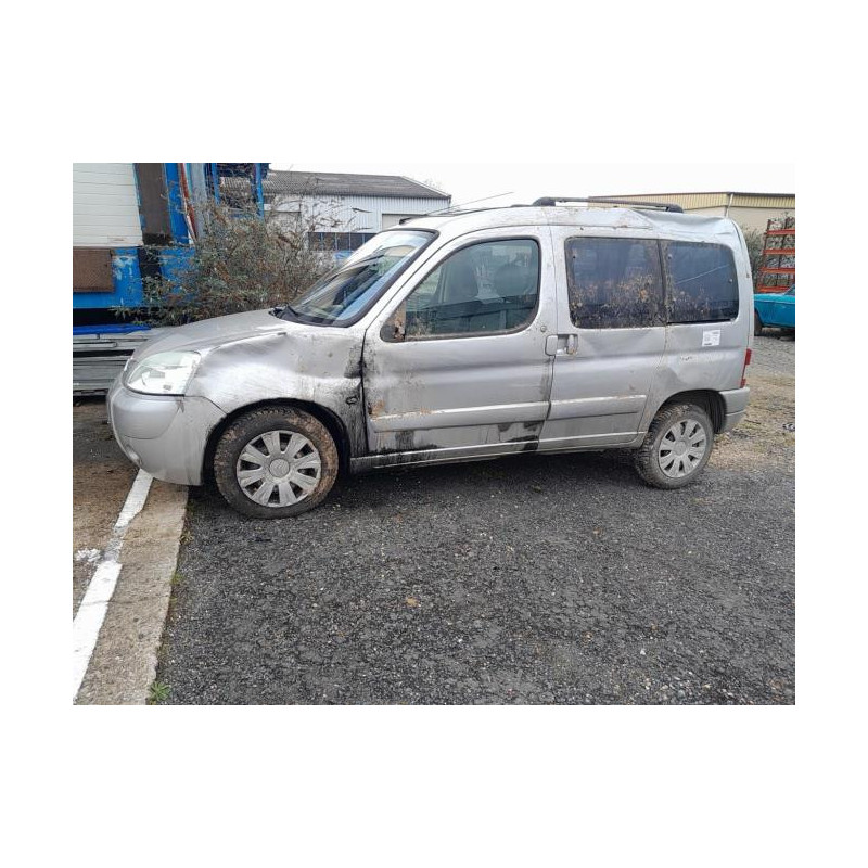 Vitre arriere droit CITROEN BERLINGO 1 PHASE 2 d’occasion