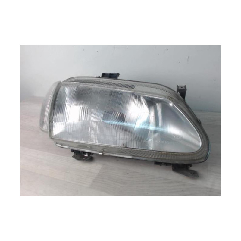 Optique avant principal droit (feux)(phare) RENAULT MEGANE 1 PHASE 1 d’occasion