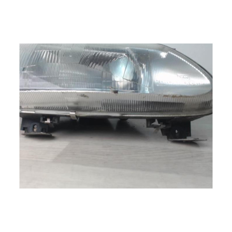 Optique avant principal droit (feux)(phare) RENAULT MEGANE 1 PHASE 1 d’occasion