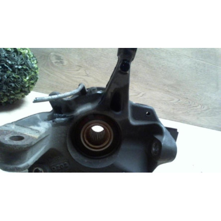 Moyeu avant droit RENAULT SCENIC 3 PHASE 1 d’occasion