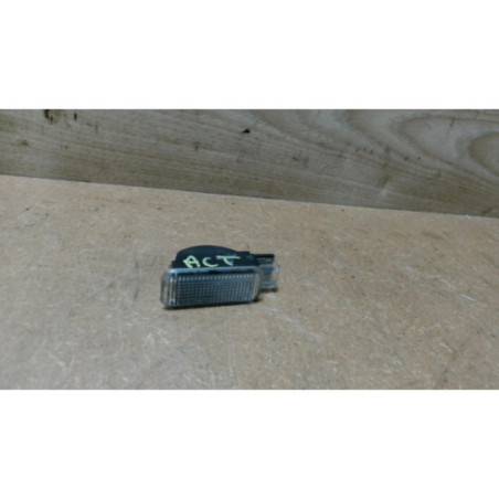 Eclairage de plaque VOLKSWAGEN PASSAT 4 PHASE 2 d’occasion