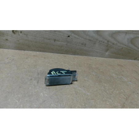 Eclairage de plaque VOLKSWAGEN PASSAT 4 PHASE 2 d’occasion