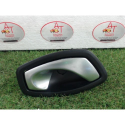 Poignee interieur avant droit RENAULT CLIO IV d’occasion