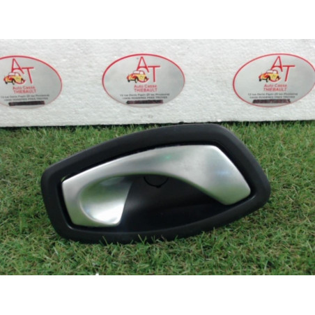 Poignee interieur avant droit RENAULT CLIO IV d’occasion