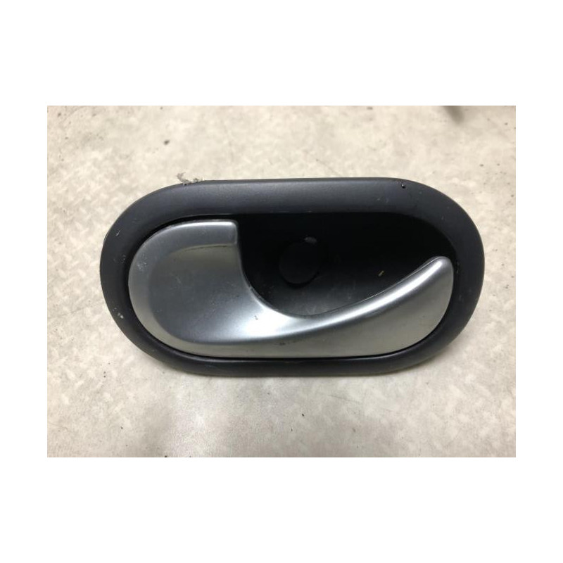 Poignee interieur arriere gauche RENAULT CLIO 3 PHASE 2 BREAK d’occasion