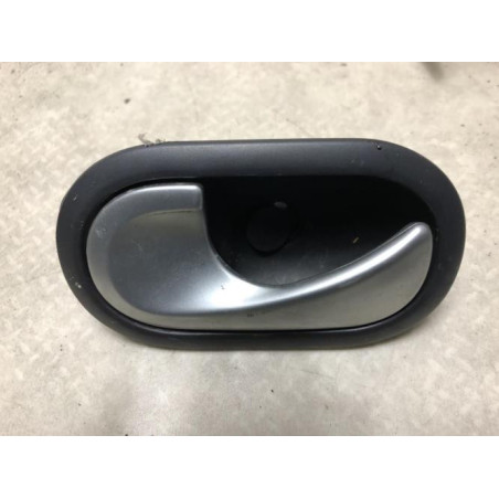 Poignee interieur arriere gauche RENAULT CLIO 3 PHASE 2 BREAK d’occasion
