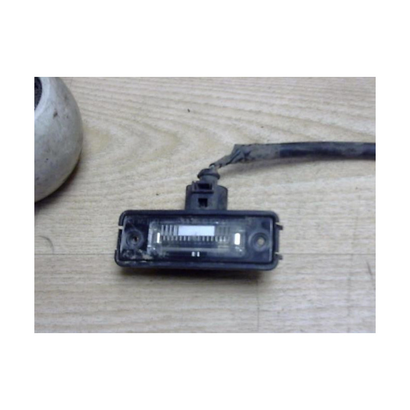 Eclairage de plaque VOLKSWAGEN POLO 3 PHASE 2 d’occasion