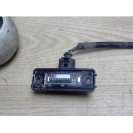 Eclairage de plaque VOLKSWAGEN POLO 3 PHASE 2 d’occasion