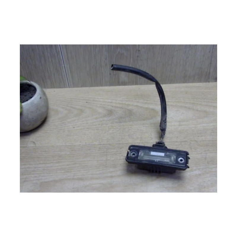 Eclairage de plaque VOLKSWAGEN POLO 3 PHASE 2 d’occasion