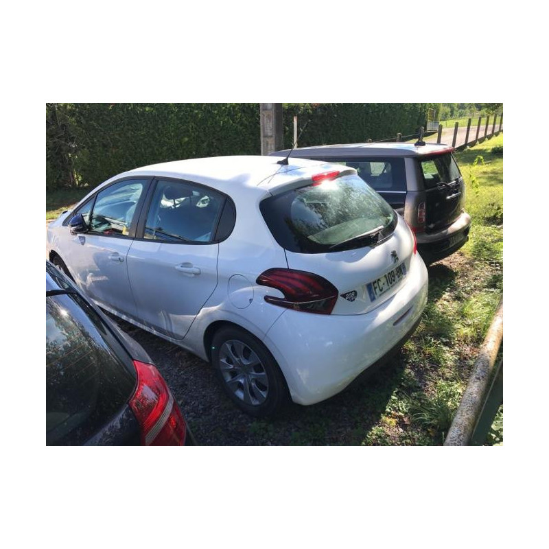 Boitier servitude moteur (BSM) PEUGEOT 208 1 PHASE 2 d’occasion