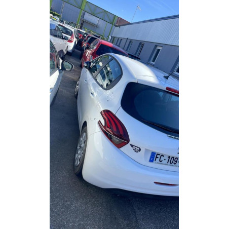 Boitier servitude moteur (BSM) PEUGEOT 208 1 PHASE 2 d’occasion