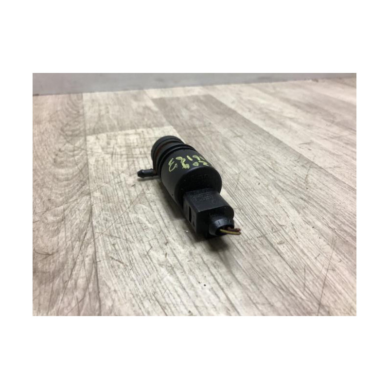 Pompe lave glace avant MERCEDES CLASSE C 204 PHASE 1 d’occasion