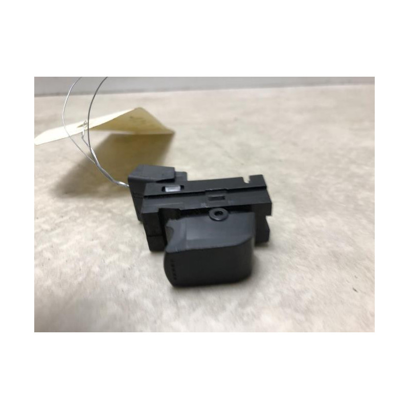 Interrupteur de leve vitre arriere droit SUZUKI SWIFT 3 d’occasion