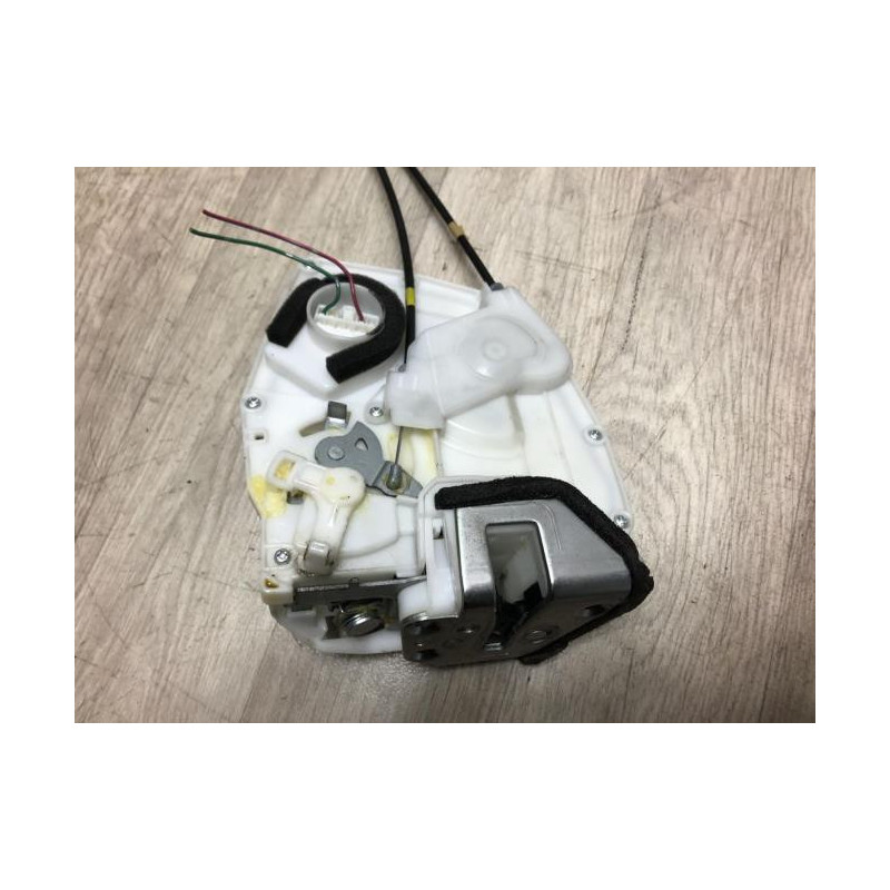 Serrure arriere droit SUZUKI SWIFT 3 d’occasion