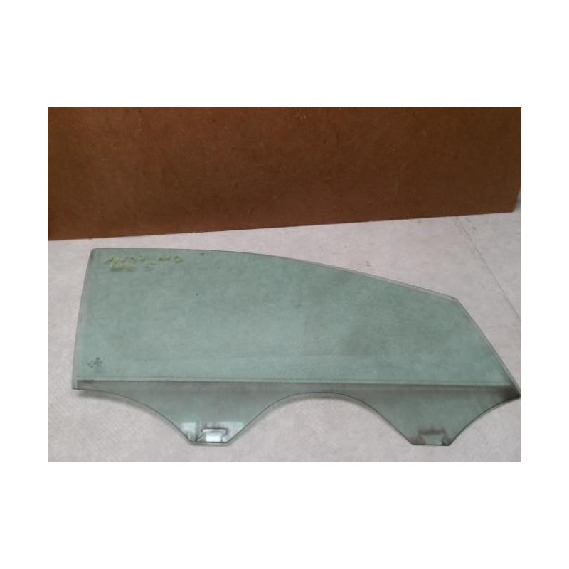 Vitre avant droit VOLKSWAGEN POLO 5 PHASE 1 d’occasion