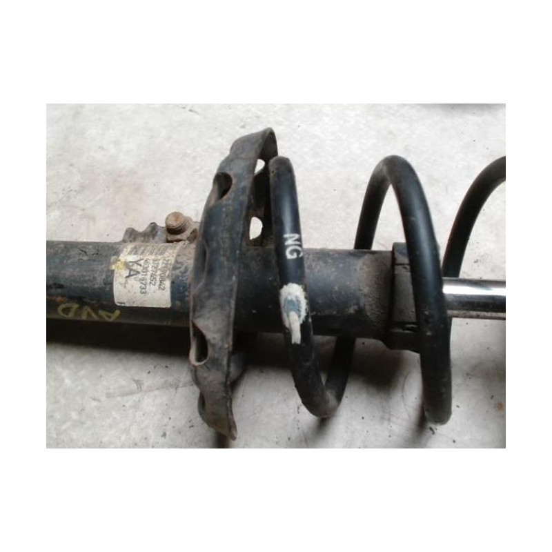 Amortisseur avant droit OPEL CORSA C PHASE 1 d’occasion