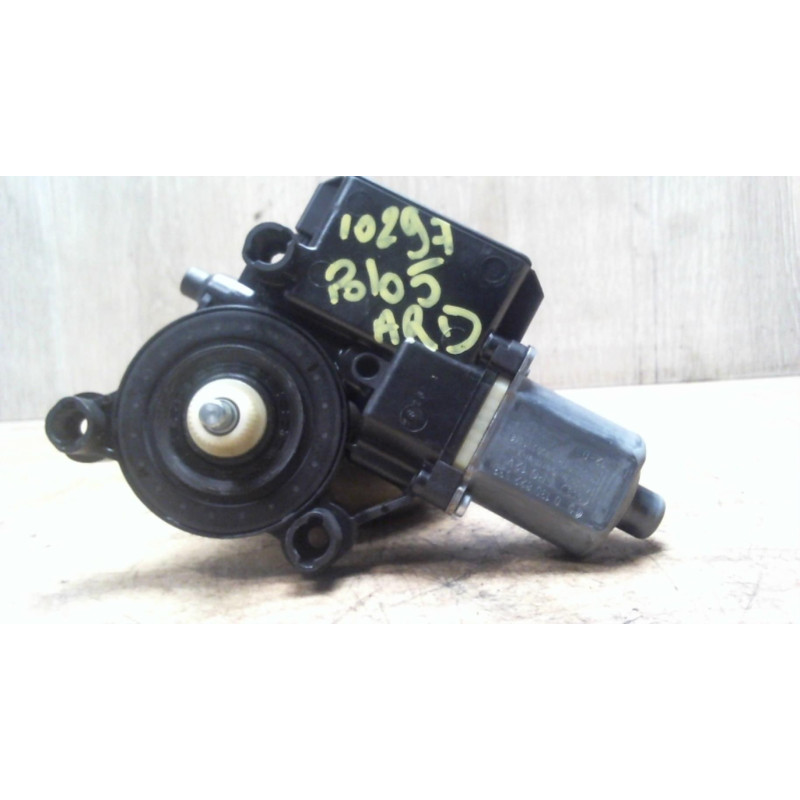 Moteur leve vitre arriere droit VOLKSWAGEN POLO 5 PHASE 1 d’occasion