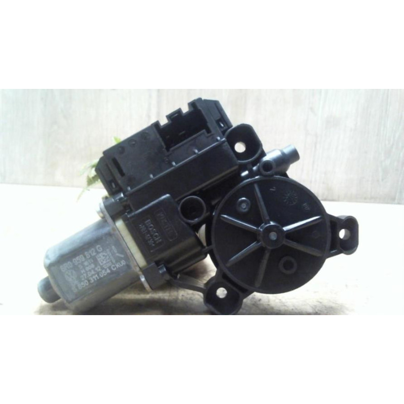 Moteur leve vitre arriere droit VOLKSWAGEN POLO 5 PHASE 1 d’occasion