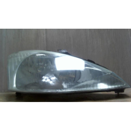 Optique avant principal droit (feux)(phare) FORD FOCUS 1 BREAK d’occasion