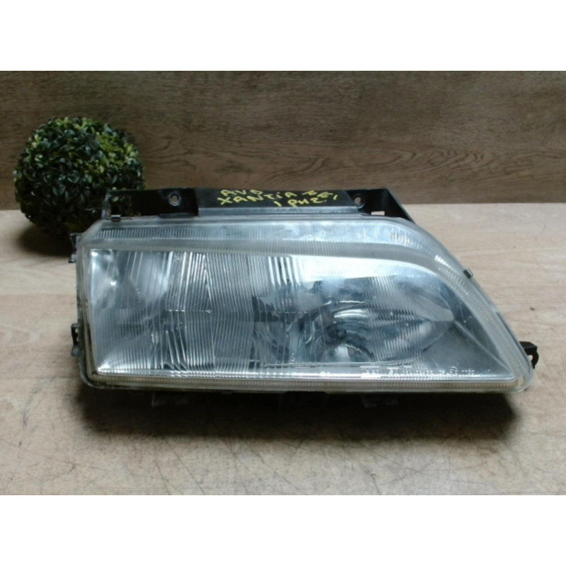 Optique avant principal droit (feux)(phare) CITROEN XANTIA PHASE 2 d’occasion