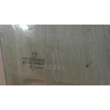 Vitre avant droit PEUGEOT 308 1 PHASE 1 d’occasion