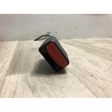 Attache ceinture avant gauche RENAULT CLIO 4 PHASE 1 d’occasion