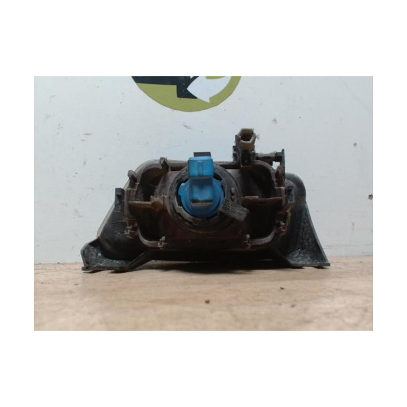 Optique avant principal droit (feux)(phare) CITROEN SAXO PHASE 2 d’occasion