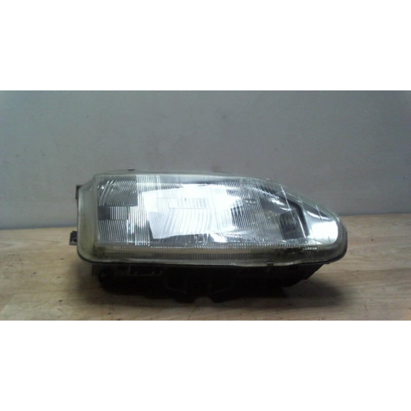 Optique avant principal droit (feux)(phare) RENAULT SAFRANE PHASE 1 d’occasion