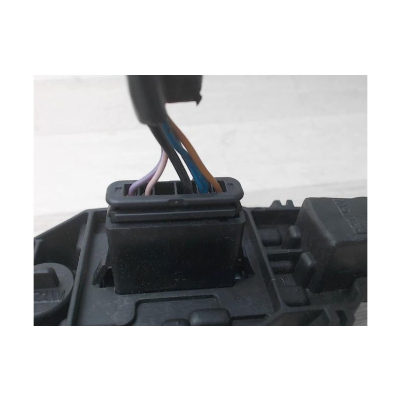 Platine feu arriere gauche DACIA SANDERO 1 d’occasion